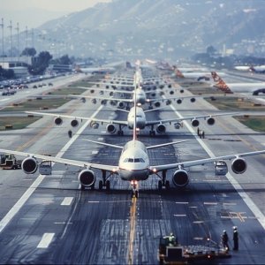 airport-runway-queue-stockcake.jpg