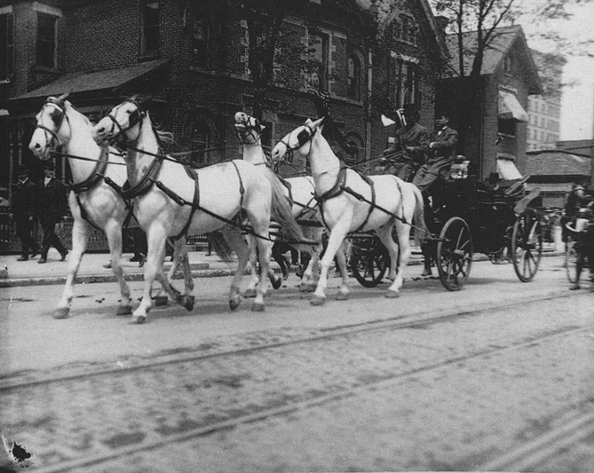1909%20Wrights%20Carriage.gif