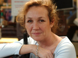 soaps_eastenders_tracey_the_barmaid.jpg