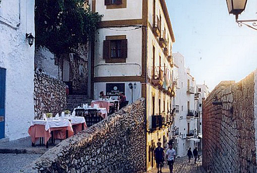 DaltVila19_WEB.JPG