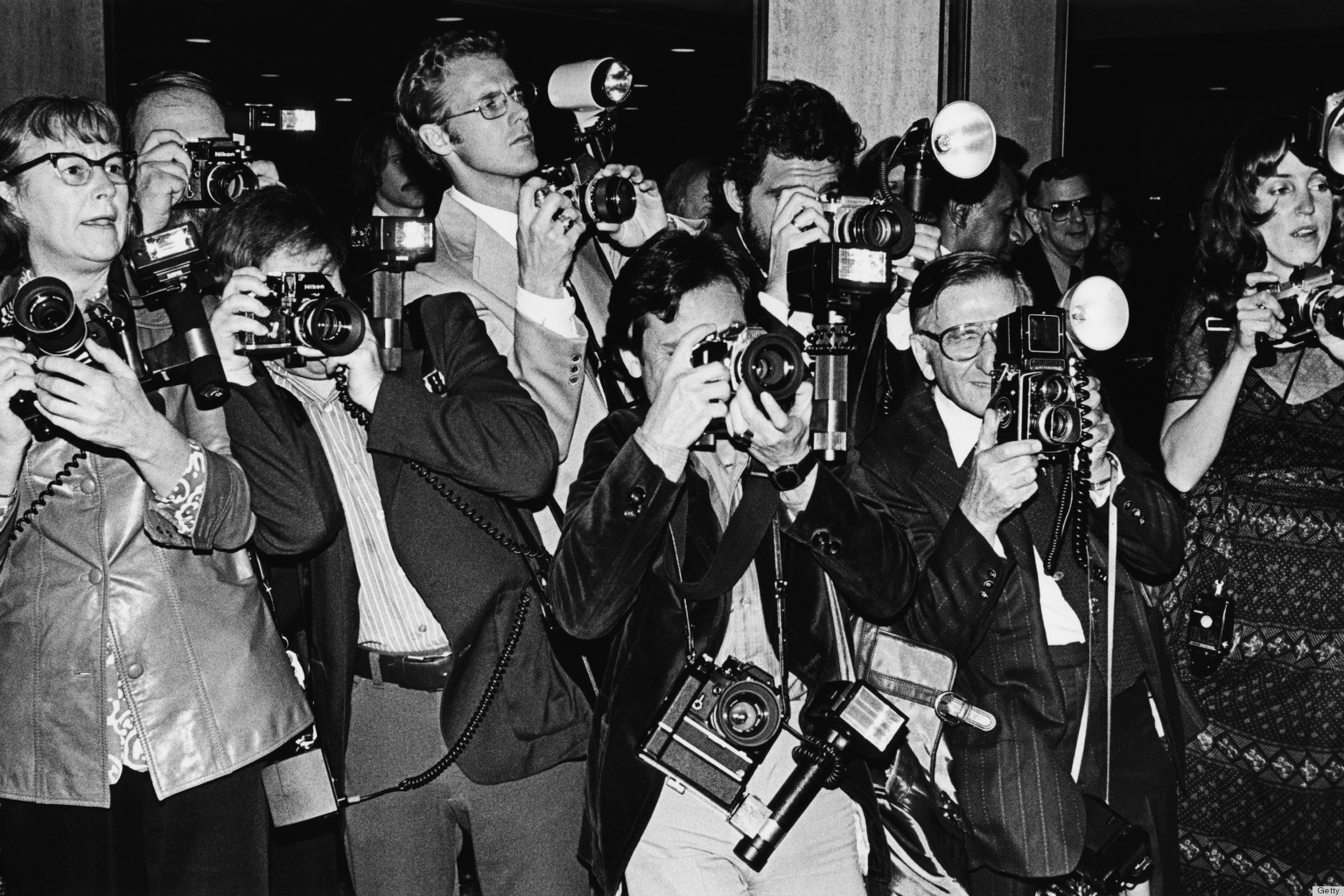 o-paparazzi-facebook.jpg