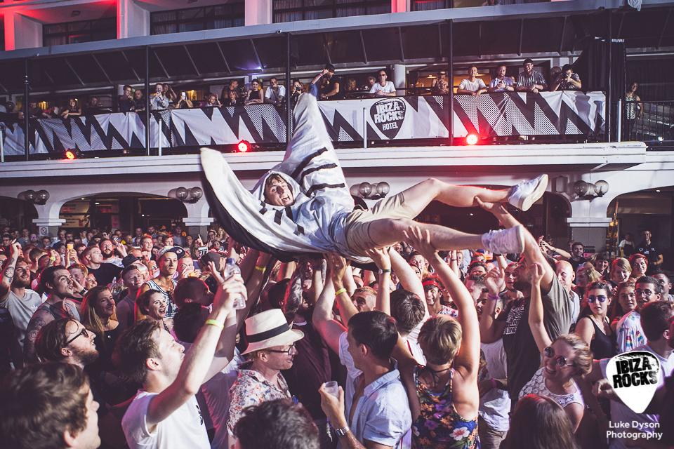 The Libertines + Slaves @ Ibiza Rocks (22-07-15)