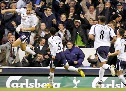 _42279640_footy11.jpg
