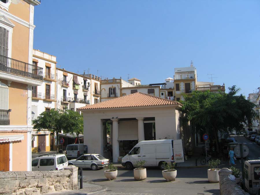 v2003134.jpg