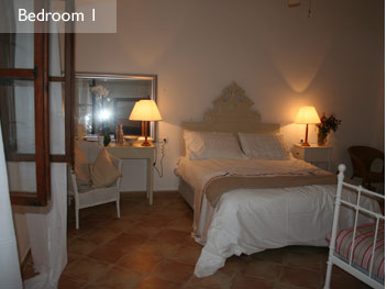 soller%20villa%20bed.jpg