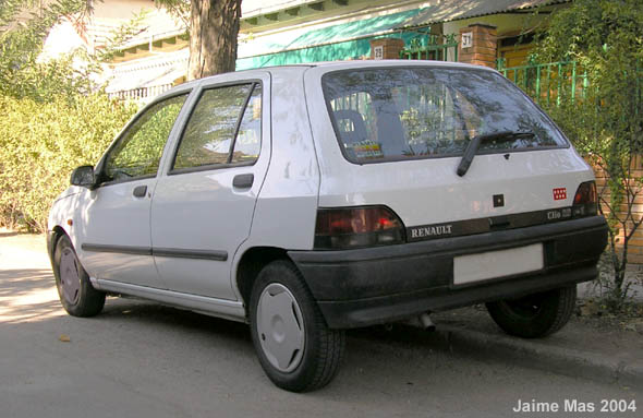20051009124743!Renault_clio_1-white-rear.jpg