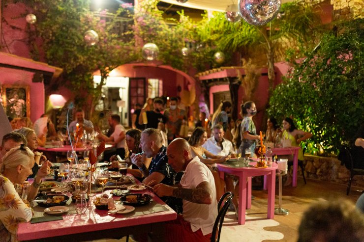 www.ibiza-spotlight.com
