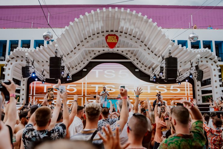 www.ibiza-spotlight.com