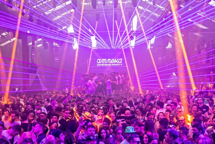 www.ibiza-spotlight.com